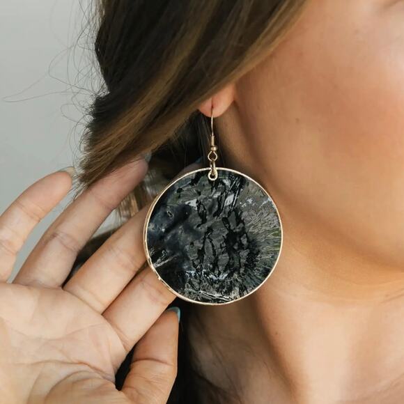 New Plunder “Stormi” Black Natural Shell Circle Earrings (3") - Picture 3 of 6